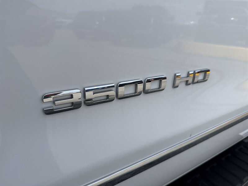 2016 Chevrolet Silverado 3500HD LTZ - Photo 12 - Arlington, TX 76011