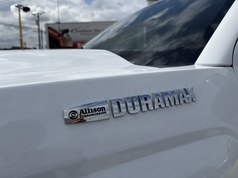 2016 Chevrolet Silverado 3500HD LTZ - Photo 11 - Arlington, TX 76011