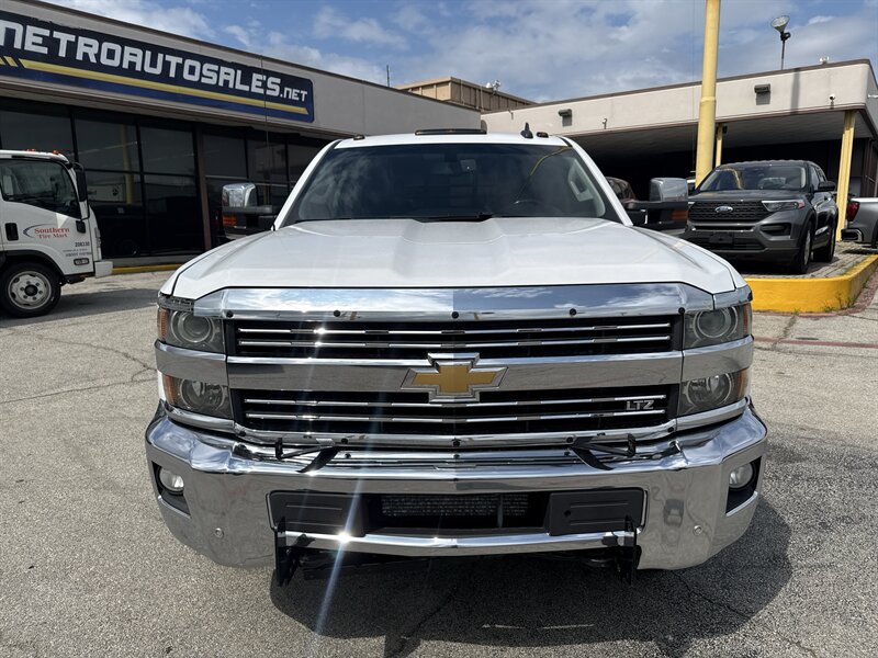 2016 Chevrolet Silverado 3500HD LTZ - Photo 2 - Arlington, TX 76011