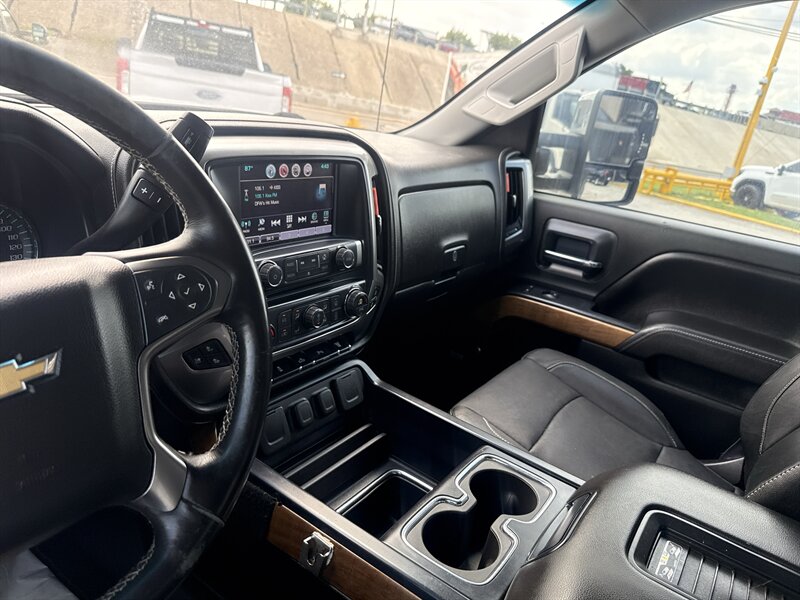 2016 Chevrolet Silverado 3500HD LTZ - Photo 26 - Arlington, TX 76011