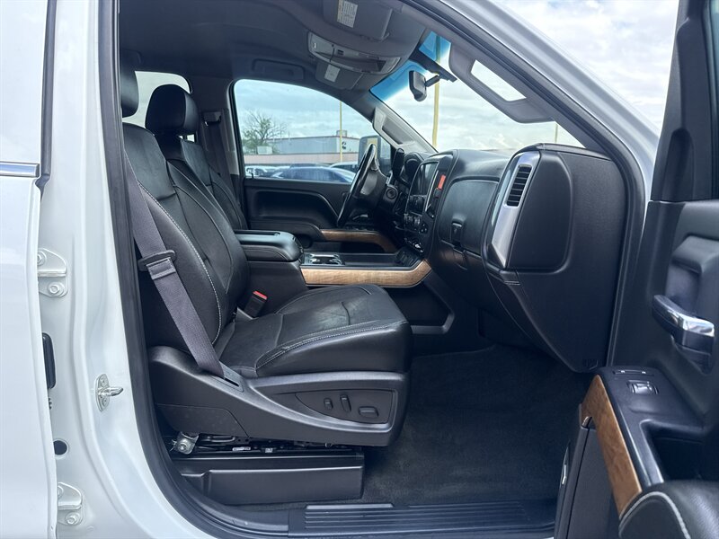 2016 Chevrolet Silverado 3500HD LTZ - Photo 18 - Arlington, TX 76011