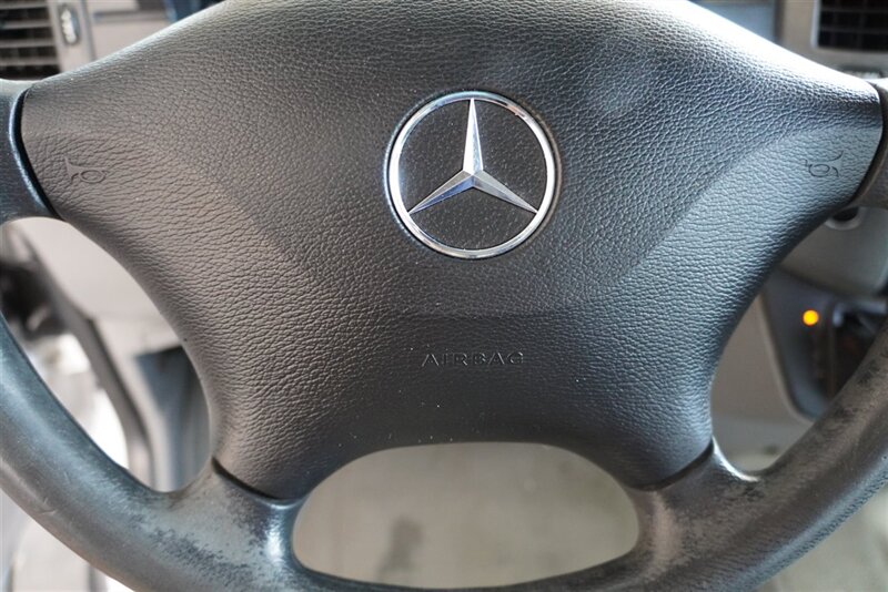 2012 Mercedes-Benz Sprinter Cargo 2500 - Photo 26 - Arlington, TX 76011