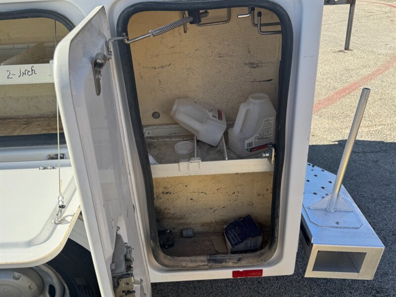 2013 Ford F-350 XLT - Photo 23 - Arlington, TX 76011