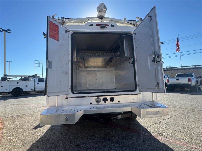 2013 Ford F-350 XLT - Photo 18 - Arlington, TX 76011