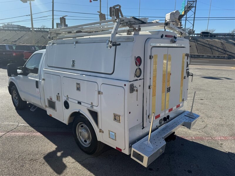 2013 Ford F-350 XLT - Photo 6 - Arlington, TX 76011