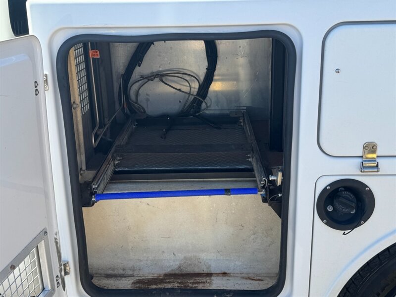 2013 Ford F-350 XLT - Photo 21 - Arlington, TX 76011