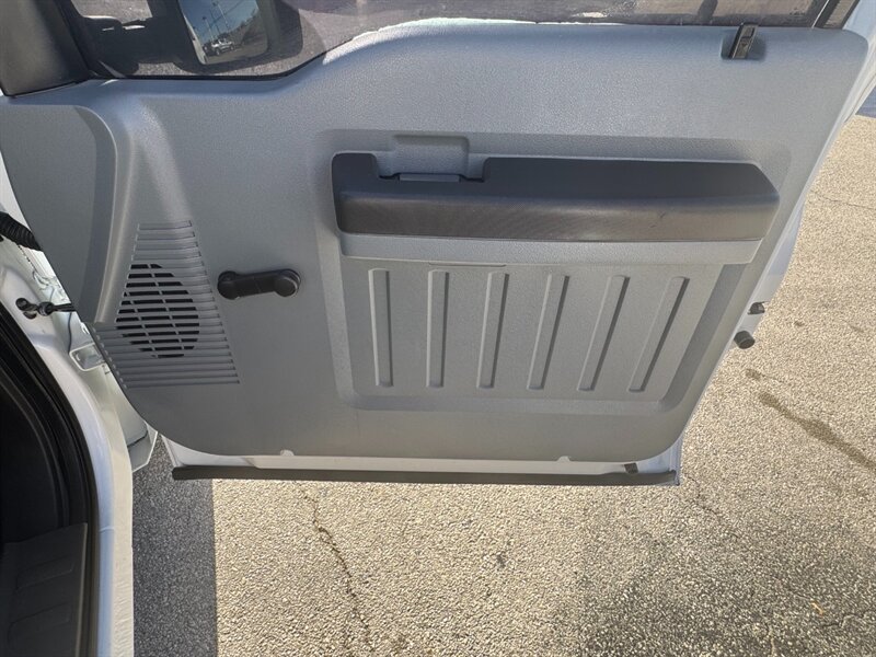 2013 Ford F-350 XLT - Photo 15 - Arlington, TX 76011