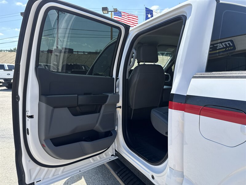2021 Ford F-150 XL - Photo 15 - Arlington, TX 76011
