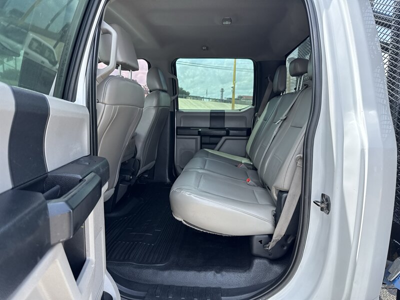 2017 Ford F-550 XL - Photo 15 - Arlington, TX 76011