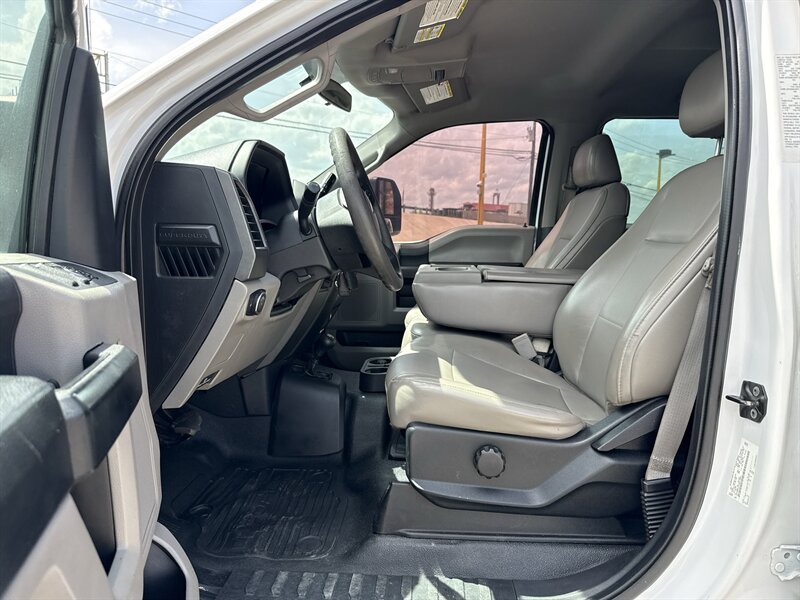 2017 Ford F-550 XL - Photo 13 - Arlington, TX 76011
