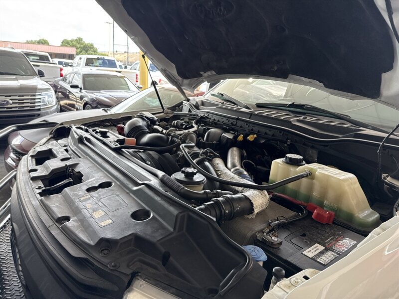2017 Ford F-550 XL - Photo 28 - Arlington, TX 76011