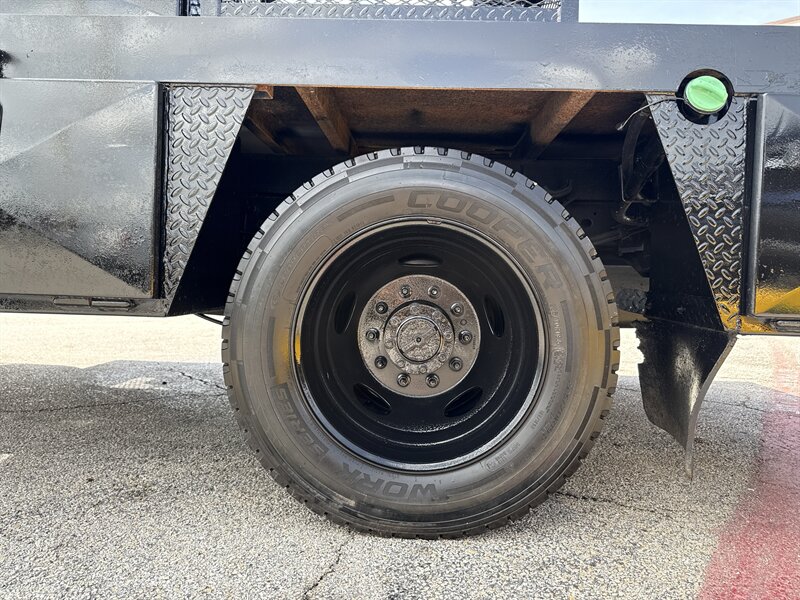 2017 Ford F-550 XL - Photo 10 - Arlington, TX 76011