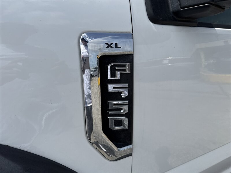 2017 Ford F-550 XL - Photo 11 - Arlington, TX 76011