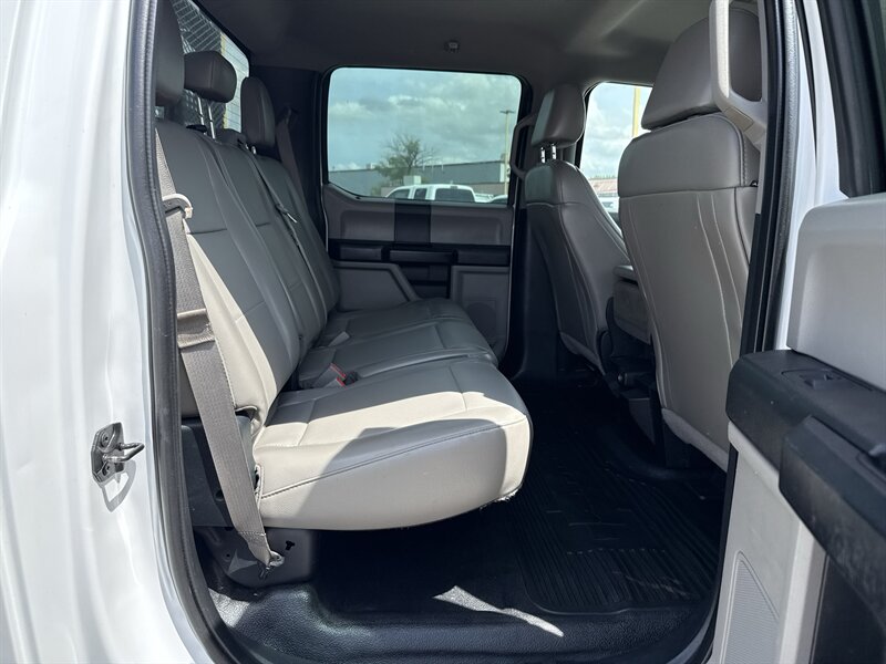 2017 Ford F-550 XL - Photo 19 - Arlington, TX 76011