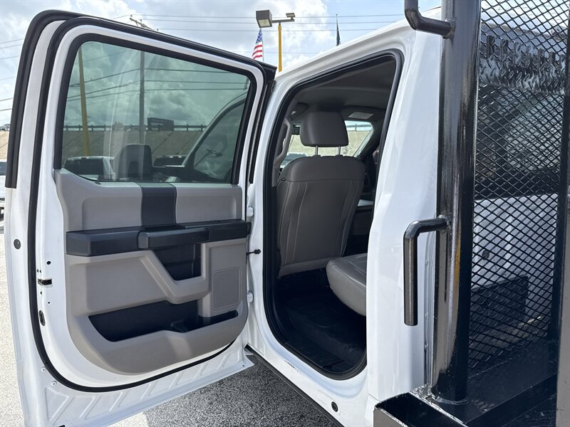2017 Ford F-550 XL - Photo 14 - Arlington, TX 76011