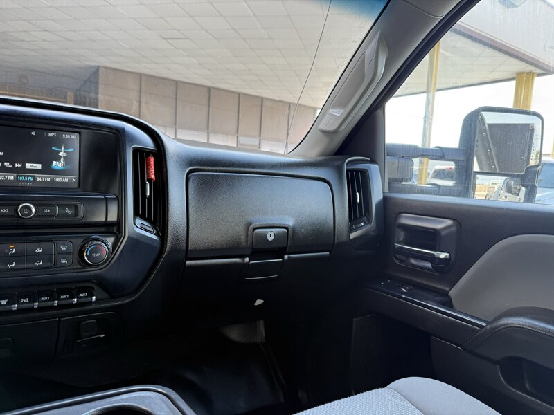 2017 Chevrolet Silverado 3500HD CC Work Truck - Photo 25 - Arlington, TX 76011
