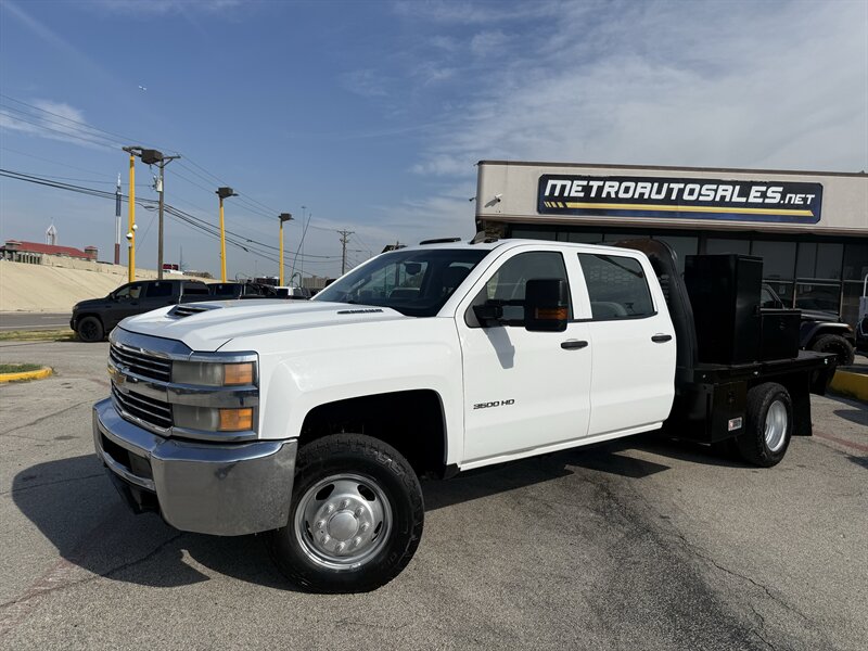 2017 Chevrolet Silverado 3500HD CC Work Truck - Photo 9 - Arlington, TX 76011