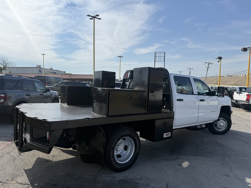 2017 Chevrolet Silverado 3500HD CC Work Truck - Photo 5 - Arlington, TX 76011