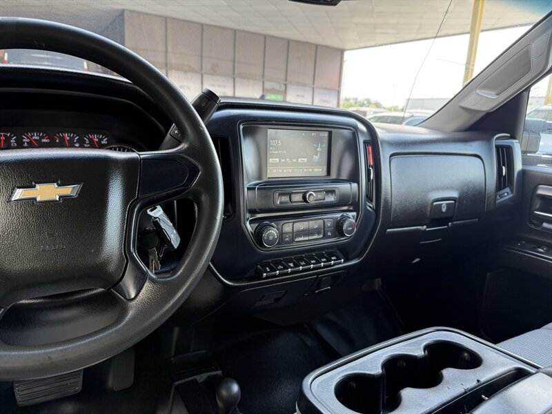 2017 Chevrolet Silverado 3500HD CC Work Truck - Photo 26 - Arlington, TX 76011