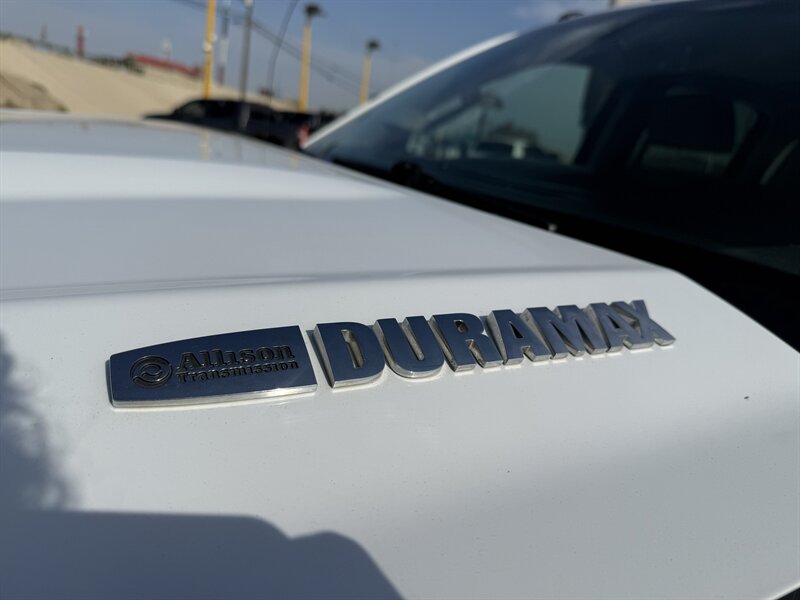 2017 Chevrolet Silverado 3500HD CC Work Truck - Photo 12 - Arlington, TX 76011