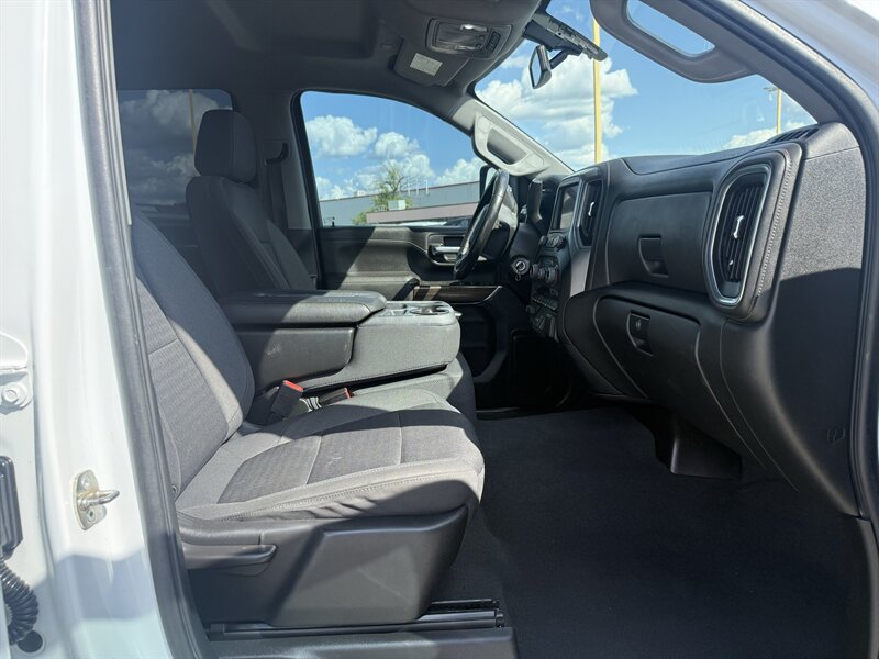 2022 Chevrolet Silverado 2500HD LT - Photo 17 - Arlington, TX 76011