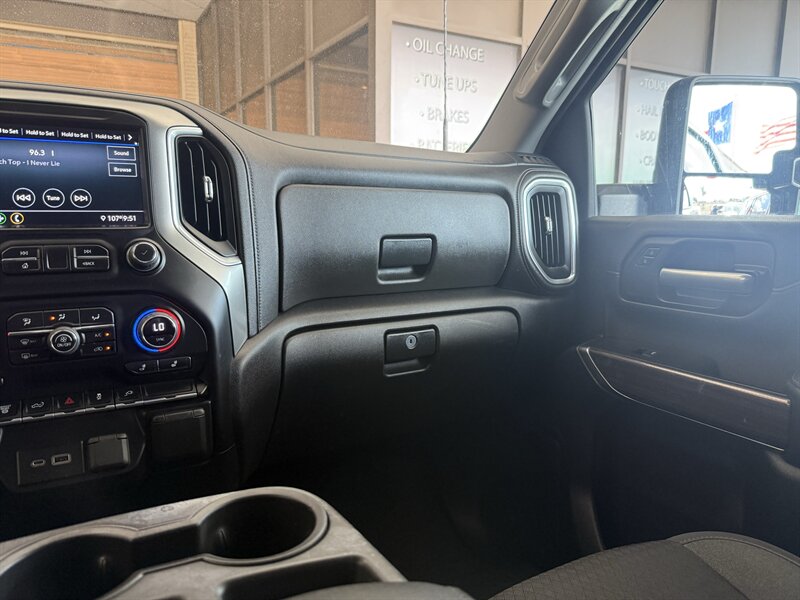 2022 Chevrolet Silverado 2500HD LT - Photo 25 - Arlington, TX 76011