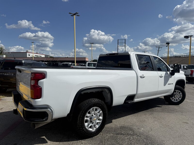 2022 Chevrolet Silverado 2500HD LT - Photo 5 - Arlington, TX 76011