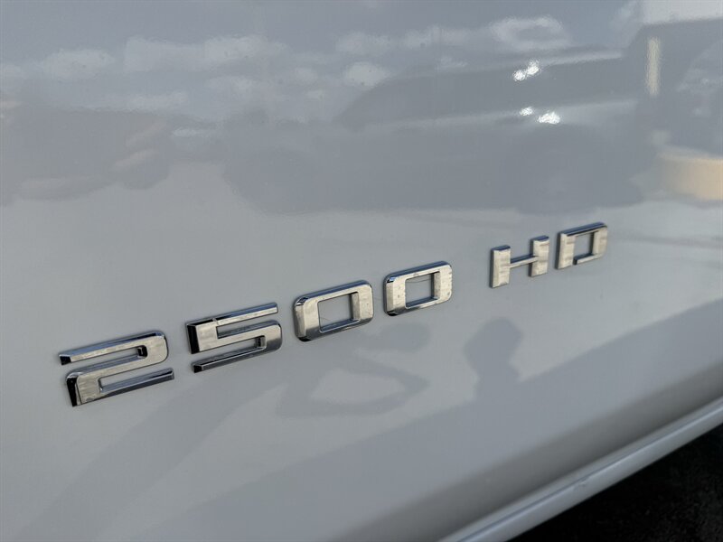 2022 Chevrolet Silverado 2500HD LT - Photo 11 - Arlington, TX 76011