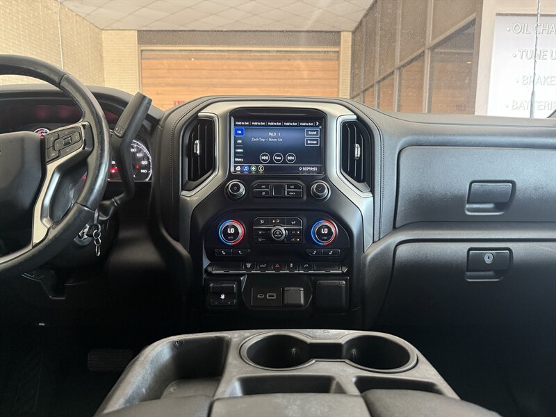 2022 Chevrolet Silverado 2500HD LT - Photo 24 - Arlington, TX 76011