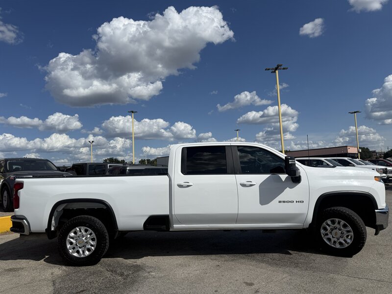 2022 Chevrolet Silverado 2500HD LT - Photo 4 - Arlington, TX 76011