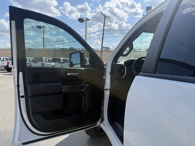 2022 Chevrolet Silverado 2500HD LT - Photo 12 - Arlington, TX 76011