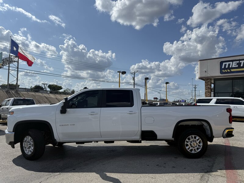 2022 Chevrolet Silverado 2500HD LT - Photo 7 - Arlington, TX 76011