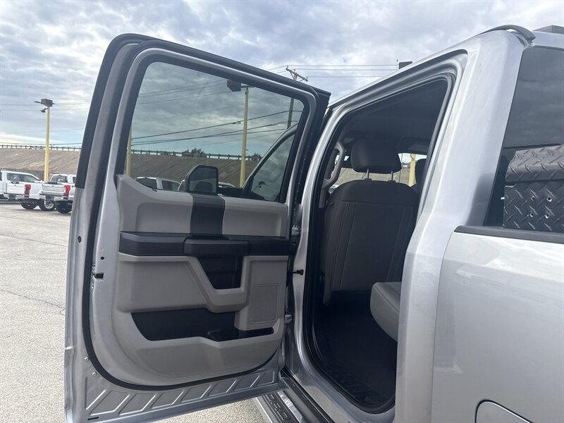 2021 Ford F-250 XLT - Photo 15 - Arlington, TX 76011