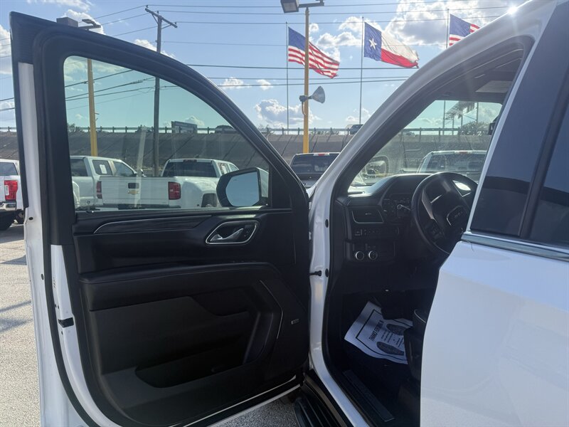 2021 GMC Yukon XL SLT - Photo 14 - Arlington, TX 76011