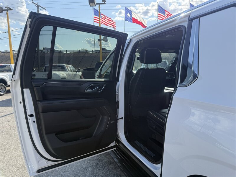 2021 GMC Yukon XL SLT - Photo 16 - Arlington, TX 76011