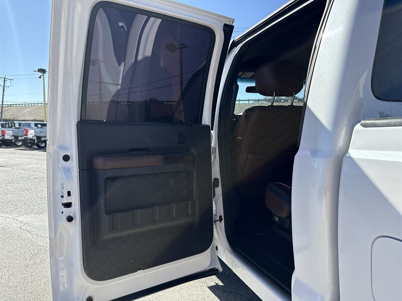 2015 Ford F-350 Platinum - Photo 15 - Arlington, TX 76011