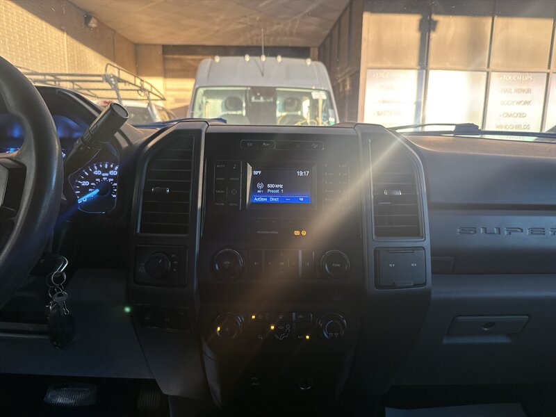 2019 Ford F-250 XL - Photo 25 - Arlington, TX 76011