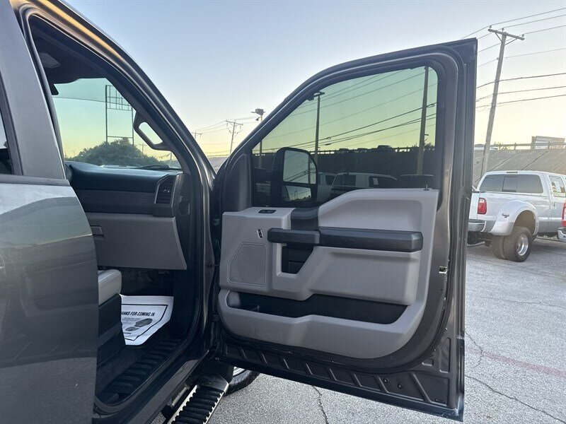 2019 Ford F-250 XL - Photo 17 - Arlington, TX 76011