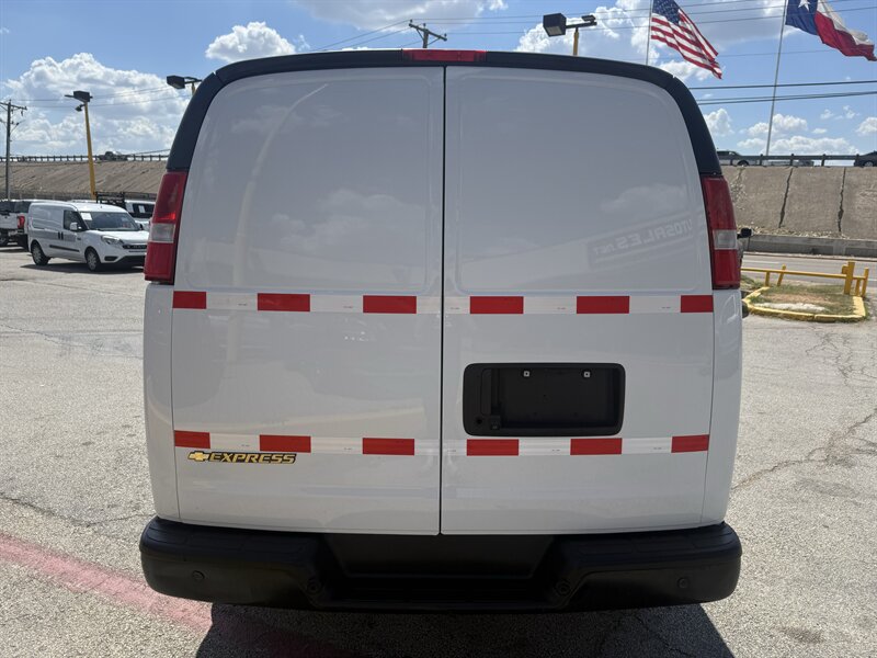 2021 Chevrolet Express 2500 - Photo 6 - Arlington, TX 76011