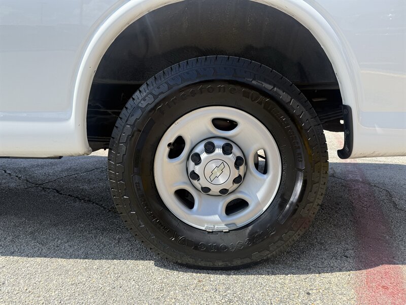 2021 Chevrolet Express 2500 - Photo 11 - Arlington, TX 76011