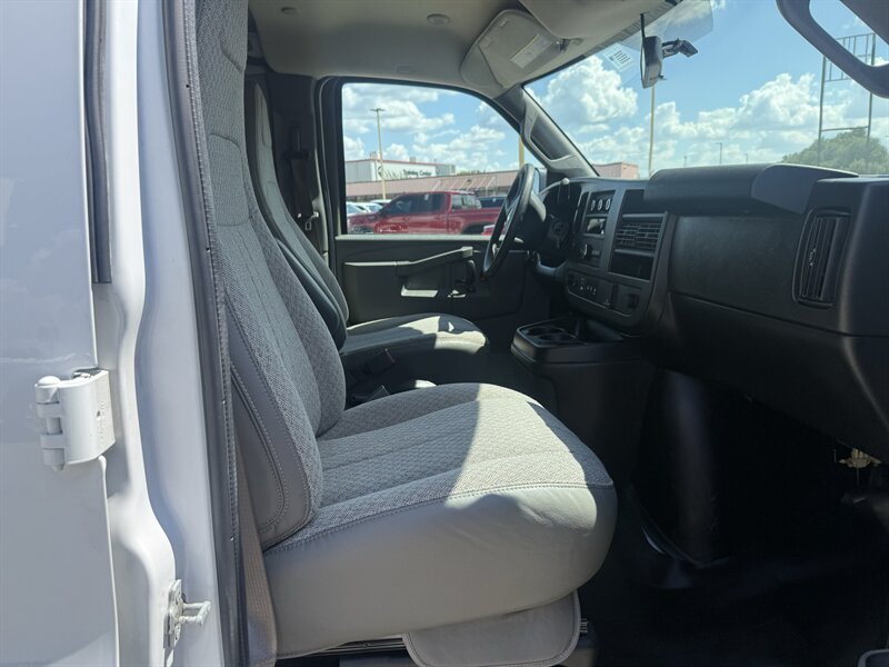 2021 Chevrolet Express 2500 - Photo 15 - Arlington, TX 76011