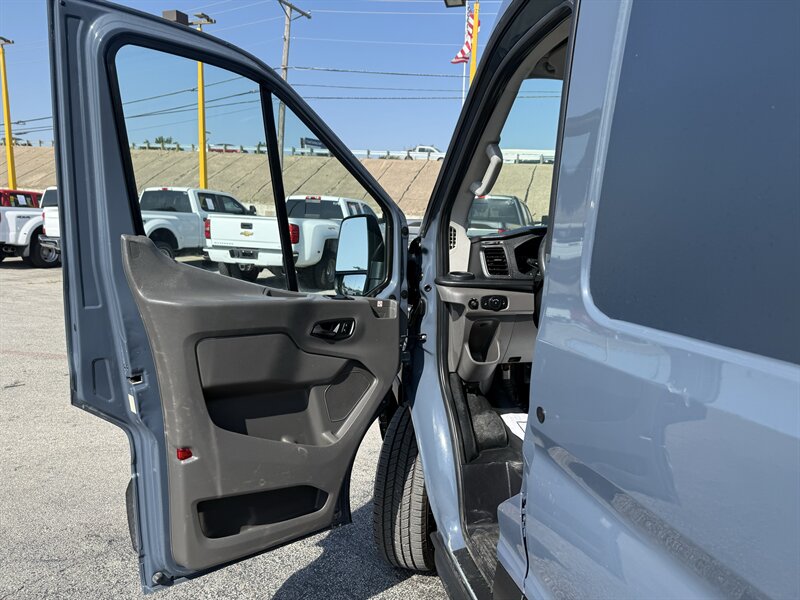 2020 Ford Transit 250 - Photo 11 - Arlington, TX 76011