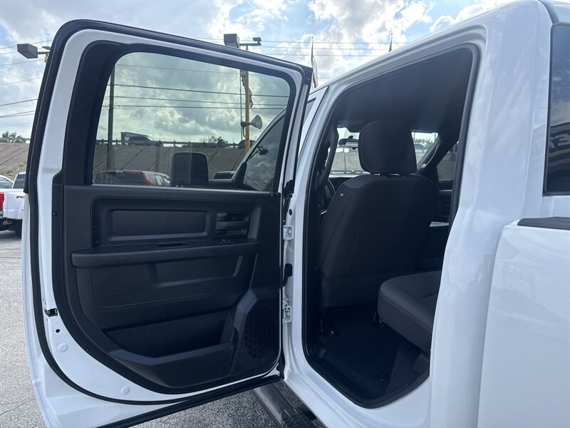2023 RAM 2500 Tradesman - Photo 15 - Arlington, TX 76011