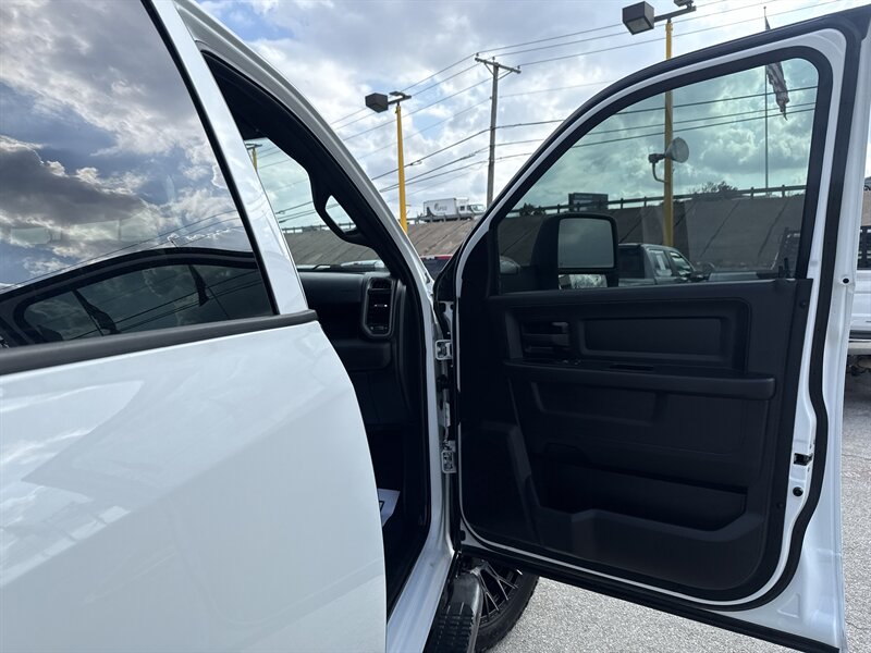 2023 RAM 2500 Tradesman - Photo 17 - Arlington, TX 76011