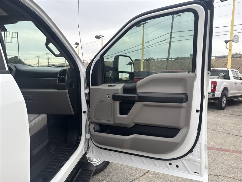 2019 Ford F-250 XL   - Photo 19 - Arlington, TX 76011