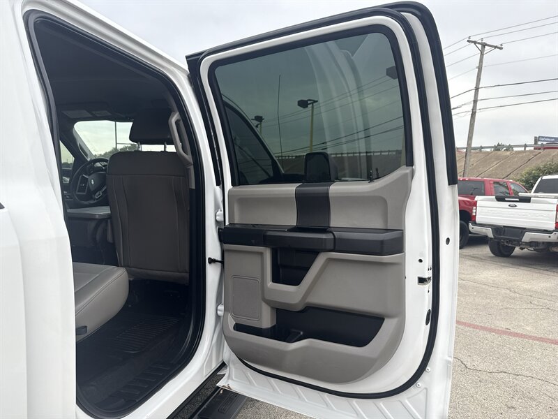 2019 Ford F-250 XL   - Photo 21 - Arlington, TX 76011