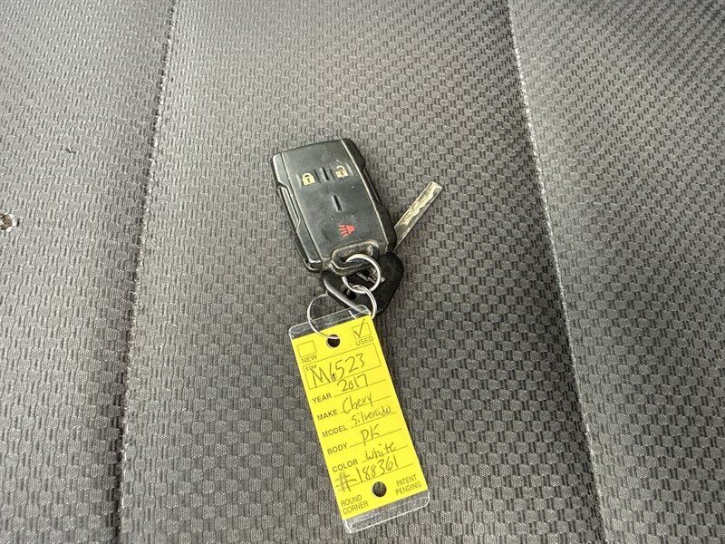 2017 Chevrolet Silverado 2500 LT - Photo 32 - Arlington, TX 76011