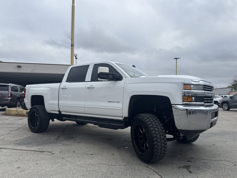 2017 Chevrolet Silverado 2500 LT - Photo 3 - Arlington, TX 76011