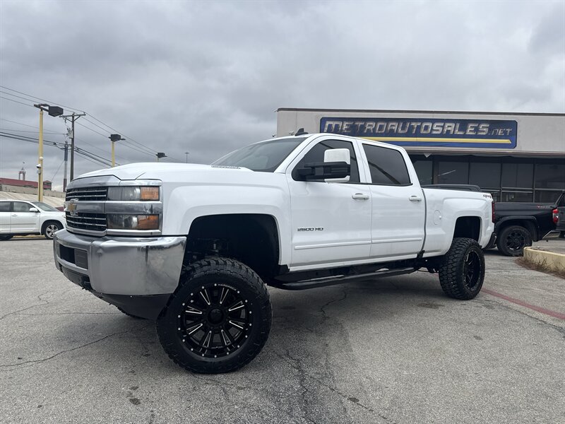 2017 Chevrolet Silverado 2500 LT - Photo 9 - Arlington, TX 76011