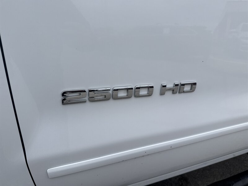 2017 Chevrolet Silverado 2500 LT - Photo 12 - Arlington, TX 76011